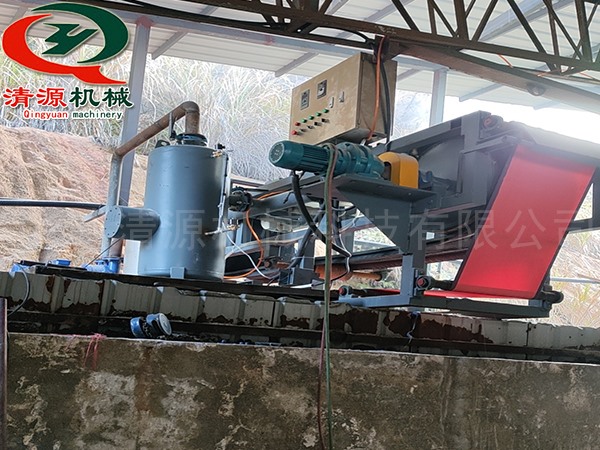 真空帶式過(guò)濾機安裝現場(chǎng)
